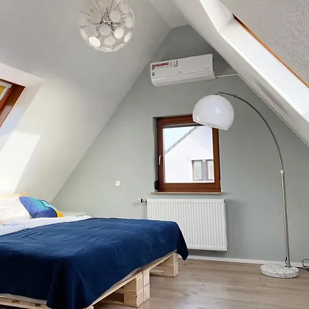 Gemuetliche 2 Zimmerwohnung Mit Tv Und Wlan Вендлинген-на-Неккаре